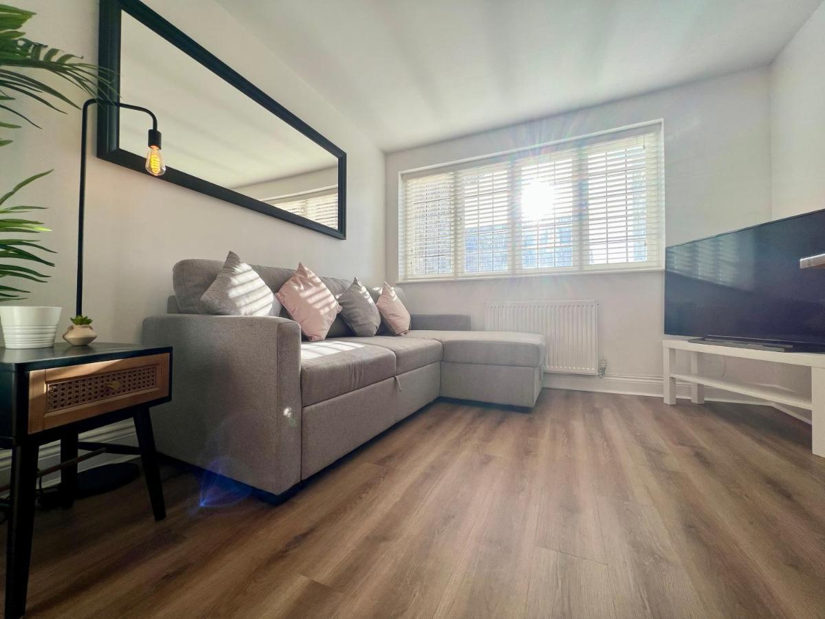 Cosy 2 Bed Apartment Minutes From Bournemouth Beach & Town エクステリア 写真